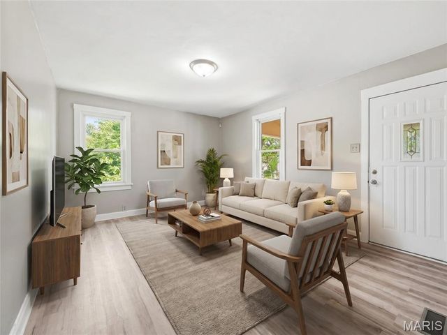 927 N Elm Avenue, Webster Groves, MO 63119