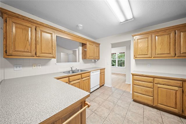 4 Winters Lane, Bella Vista, AR 72714