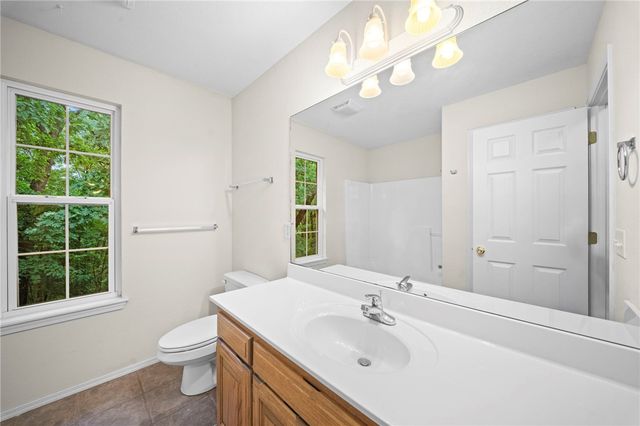 4 Winters Lane, Bella Vista, AR 72714