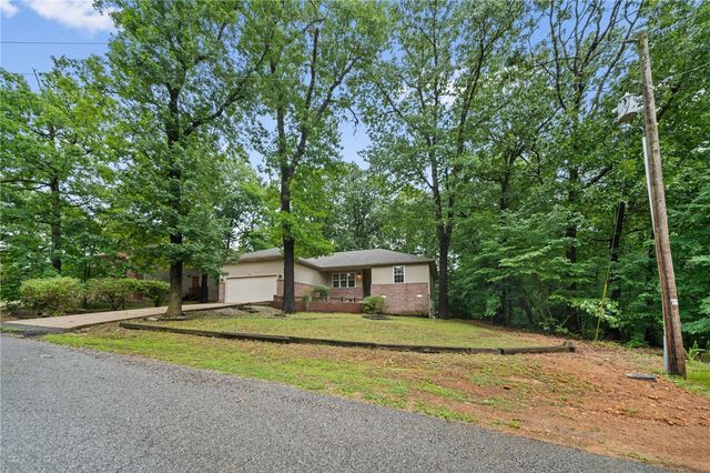 4 Winters Lane, Bella Vista, AR 72714