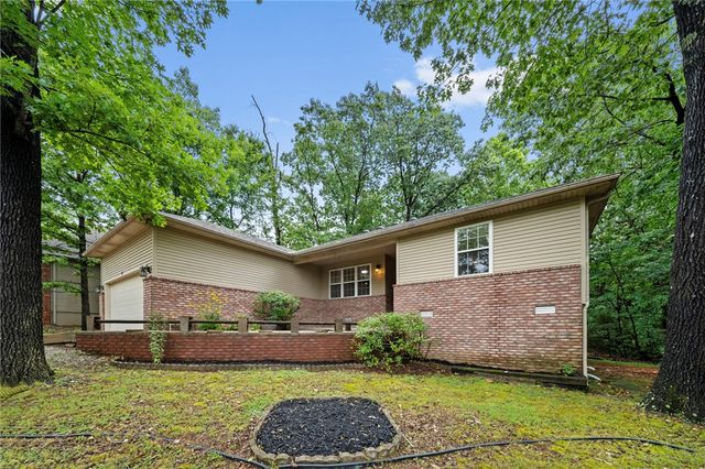 4 Winters Lane, Bella Vista, AR 72714