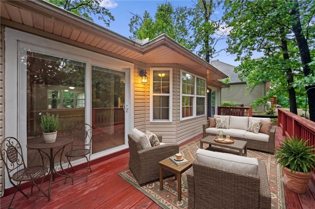 4 Winters Lane, Bella Vista, AR 72714