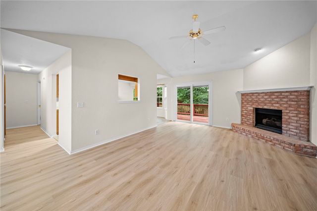 4 Winters Lane, Bella Vista, AR 72714