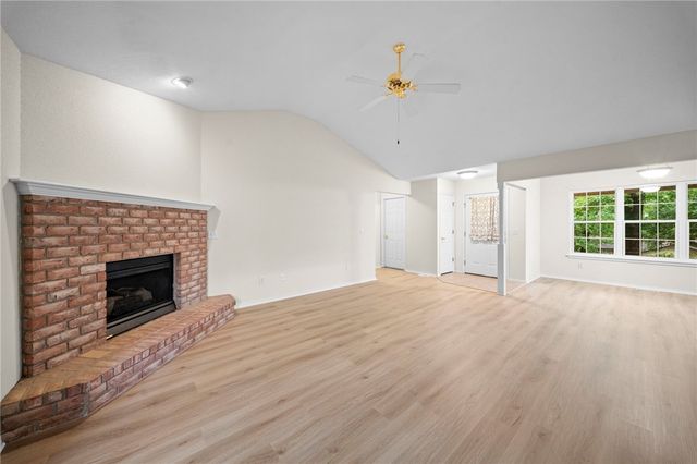 4 Winters Lane, Bella Vista, AR 72714