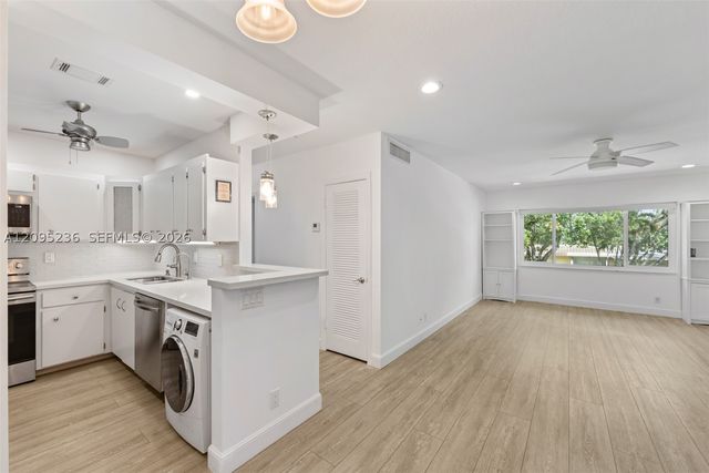 2210 NE 56th Pl 123, Fort Lauderdale, FL 33308