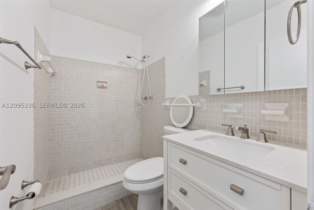 2210 NE 56th Pl 123, Fort Lauderdale, FL 33308