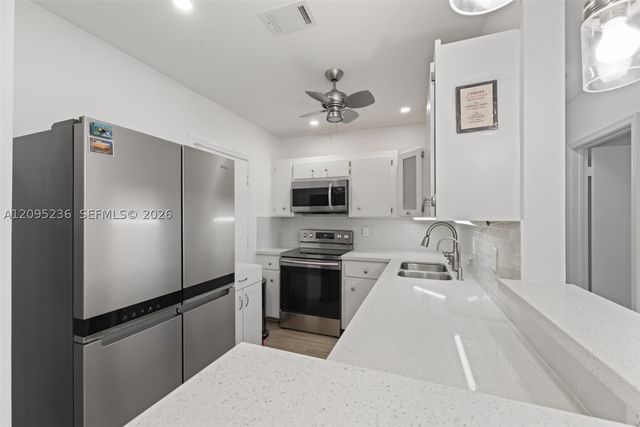 2210 NE 56th Pl 123, Fort Lauderdale, FL 33308