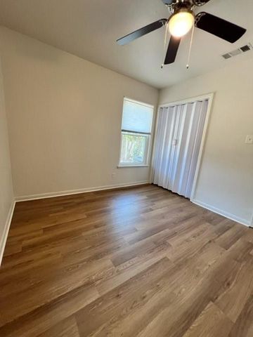 7909 Lazy LN A, Austin, TX 78757