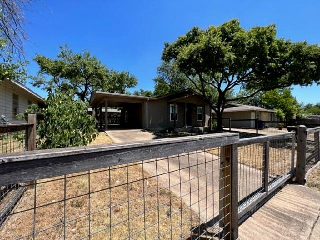 7909 Lazy LN A, Austin, TX 78757