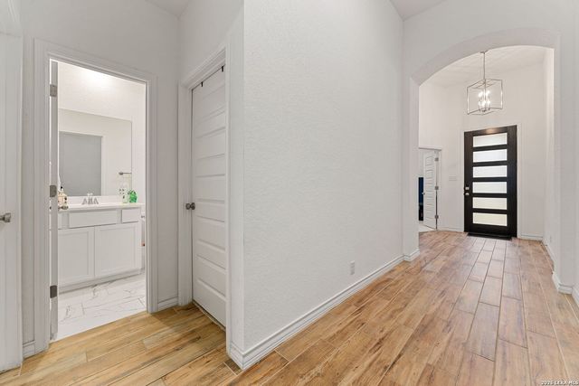 12418 Revolver Run, San Antonio, TX 78254