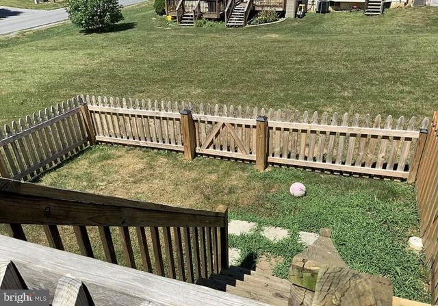 100 QUINCE TREE DR, Martinsburg, WV 25403
