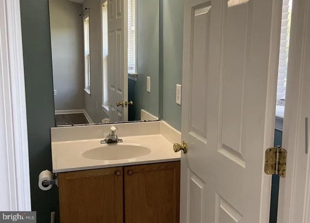 100 QUINCE TREE DR, Martinsburg, WV 25403