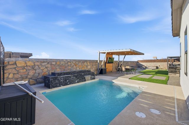 889 Kirkby Way, El Paso, TX 79928
