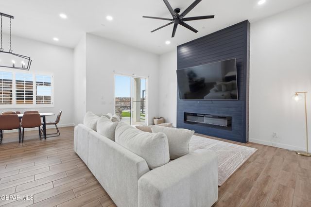 889 Kirkby Way, El Paso, TX 79928