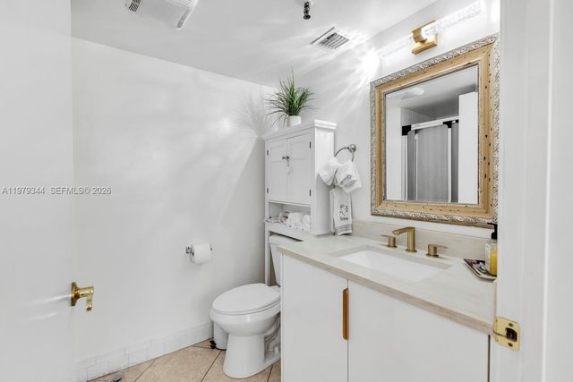 4550 NW 18th Ave 206, Deerfield Beach, FL 33064