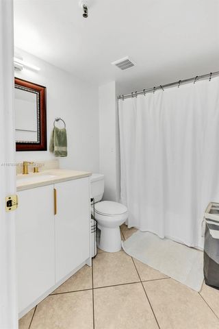 4550 NW 18th Ave 206, Deerfield Beach, FL 33064