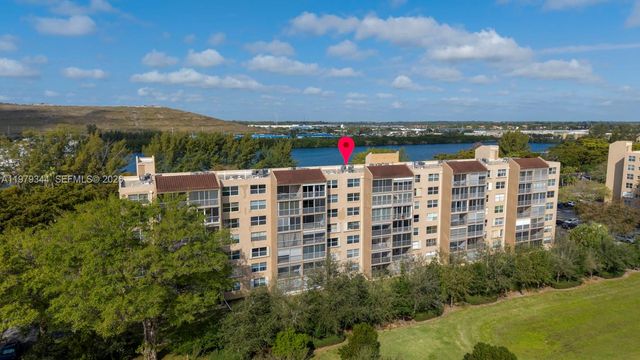 4550 NW 18th Ave 206, Deerfield Beach, FL 33064