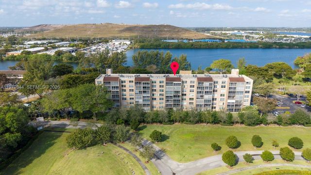 4550 NW 18th Ave 206, Deerfield Beach, FL 33064