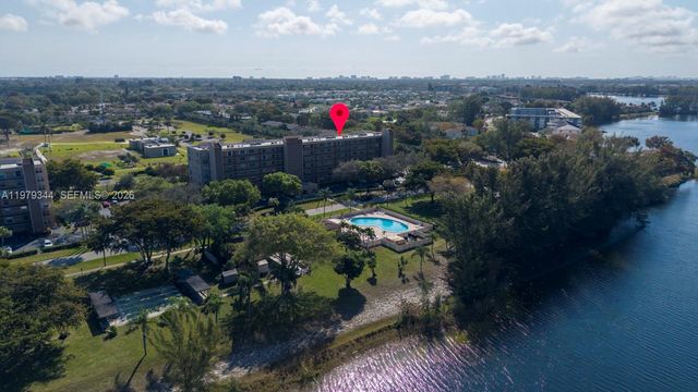 4550 NW 18th Ave 206, Deerfield Beach, FL 33064