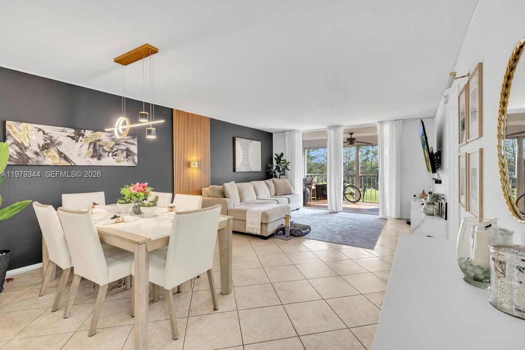 4550 NW 18th Ave 206, Deerfield Beach, FL 33064