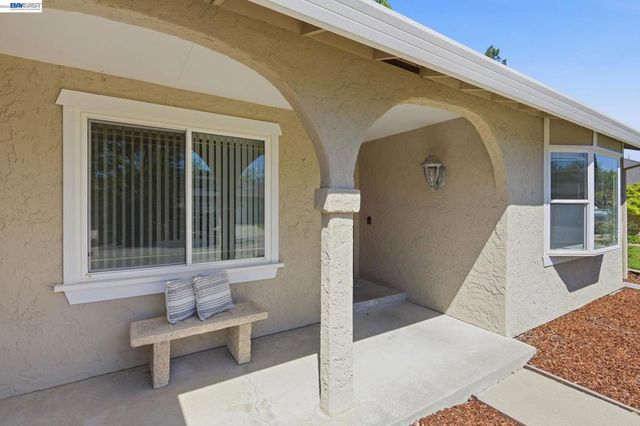 2223 Camino Brazos, Pleasanton, CA 94566