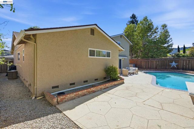 2223 Camino Brazos, Pleasanton, CA 94566