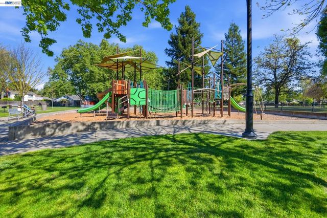 2223 Camino Brazos, Pleasanton, CA 94566