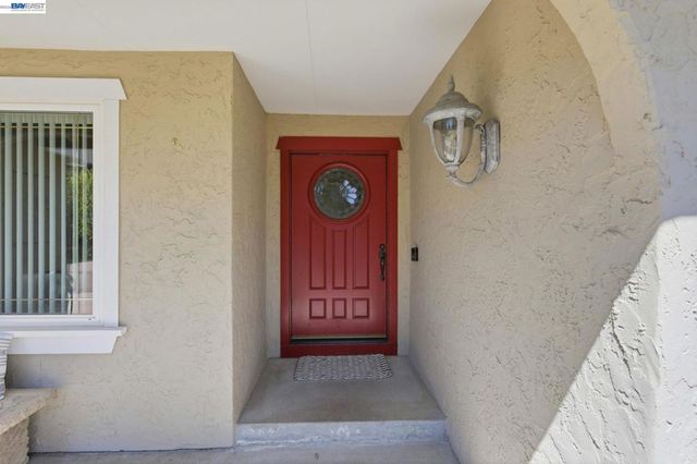 2223 Camino Brazos, Pleasanton, CA 94566