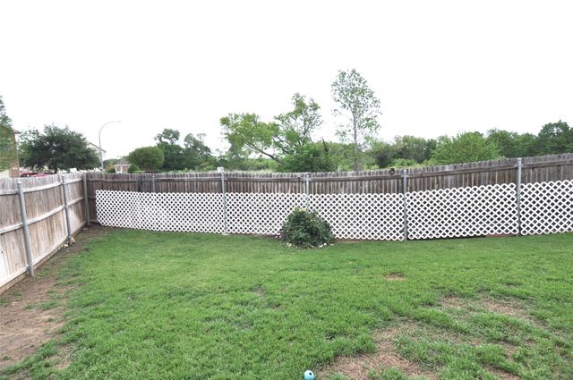 7512 Howling Coyote Lane, Fort Worth, TX 76131