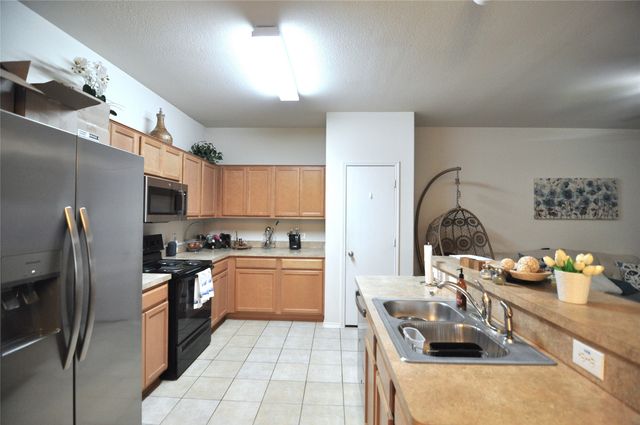 7512 Howling Coyote Lane, Fort Worth, TX 76131