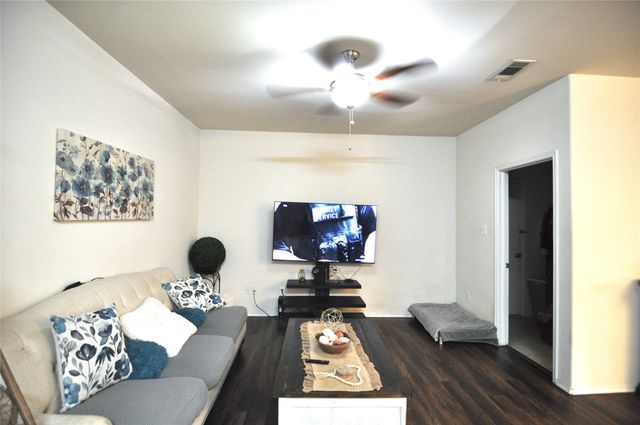 7512 Howling Coyote Lane, Fort Worth, TX 76131