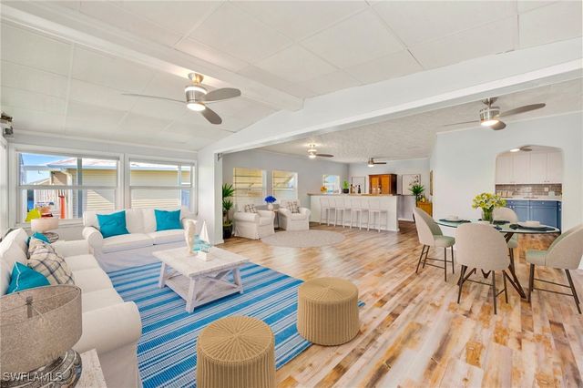 204 Sun CIR, Fort Myers, FL 33905