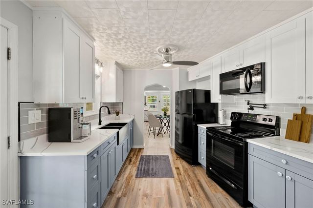 204 Sun CIR, Fort Myers, FL 33905