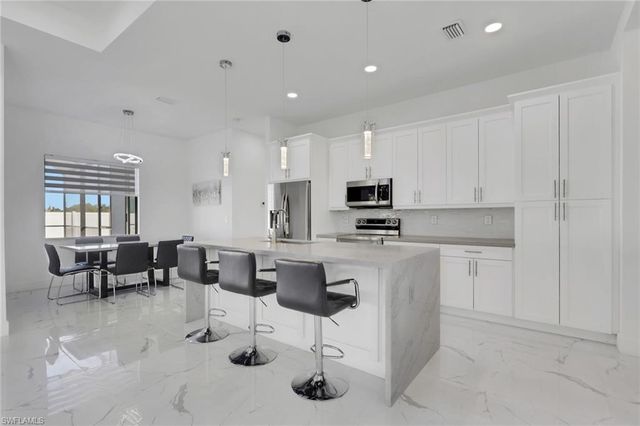 1427 SW Embers TER, Cape Coral, FL 33991