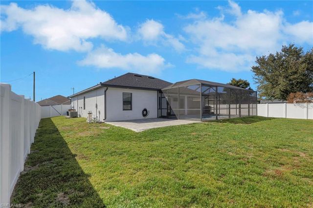 1427 SW Embers TER, Cape Coral, FL 33991