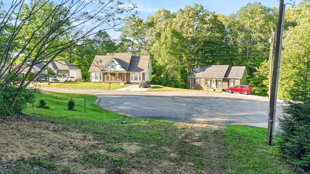 212 Juanita Dr, Springfield, TN 37172