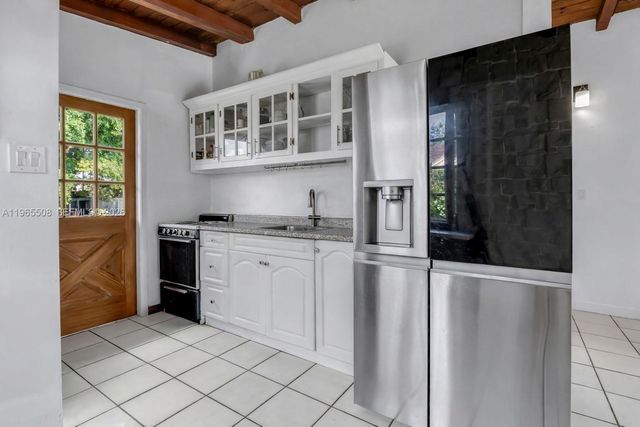 6561 SW 34th St, Miami, FL 33155