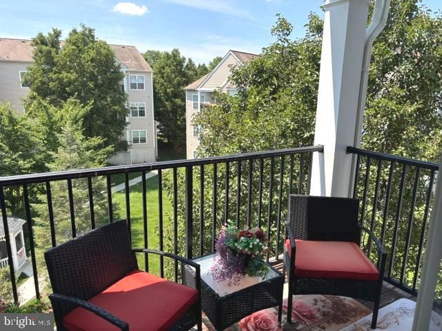 734 CREEKSIDE DR, Brookhaven, PA 19015