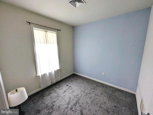 734 CREEKSIDE DR, Brookhaven, PA 19015
