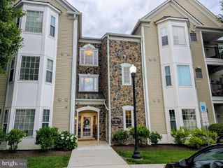 734 CREEKSIDE DR, Brookhaven, PA 19015