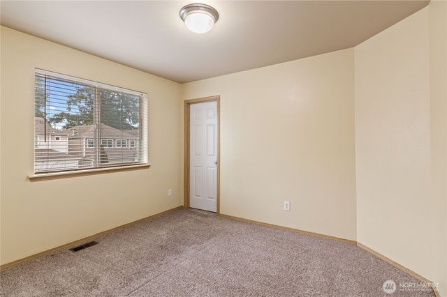 17707 1st Avenue Ct E, Spanaway, WA 98387