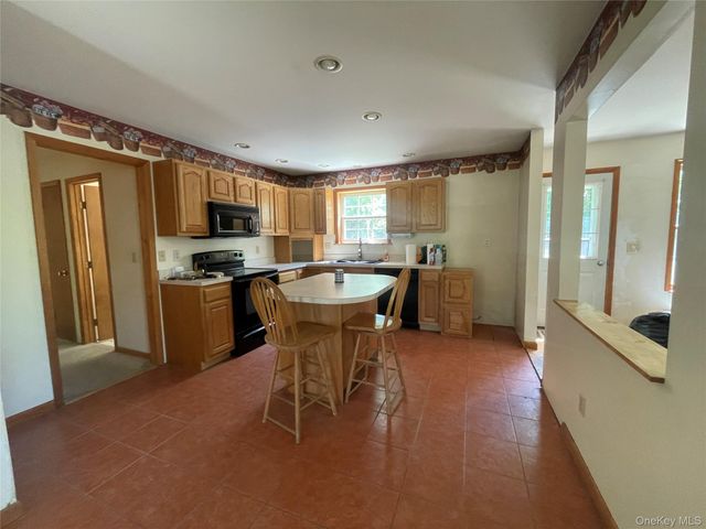 176 Downing Road, Pleasant Valley, NY 12569