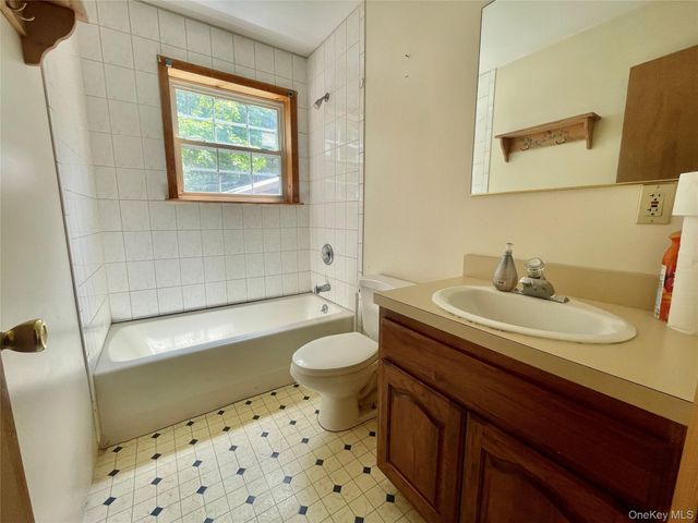 176 Downing Road, Pleasant Valley, NY 12569