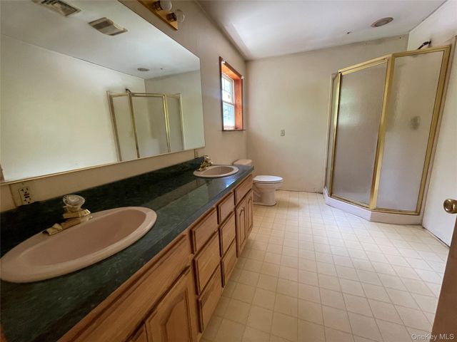 176 Downing Road, Pleasant Valley, NY 12569