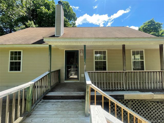176 Downing Road, Pleasant Valley, NY 12569