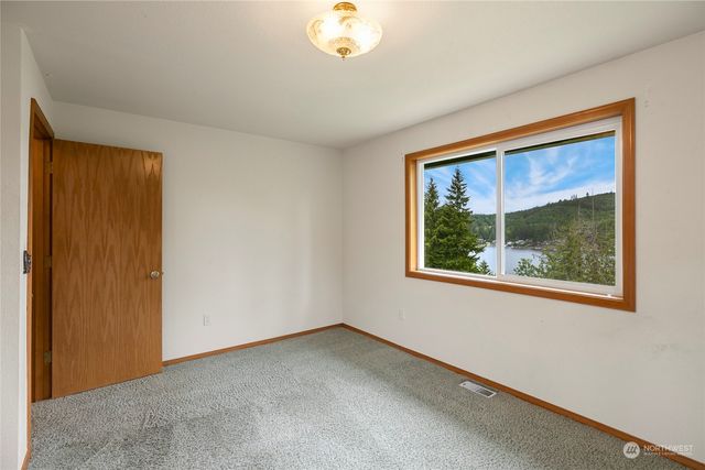 708 Summit Lake Shore Road NW, Olympia, WA 98502