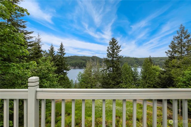 708 Summit Lake Shore Road NW, Olympia, WA 98502