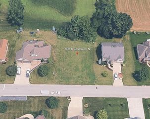 8786 Doubletree Drive N, Crown Point, IN 46307