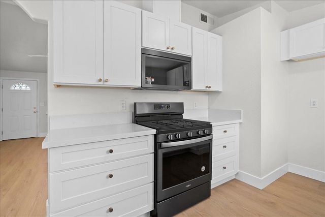 6436 Craighurst Dr, North Highlands, CA 95660