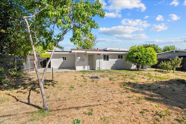 6436 Craighurst Dr, North Highlands, CA 95660